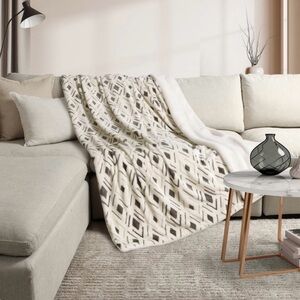 Life Comfort Ultimate Faux Fur  Throw Blanket